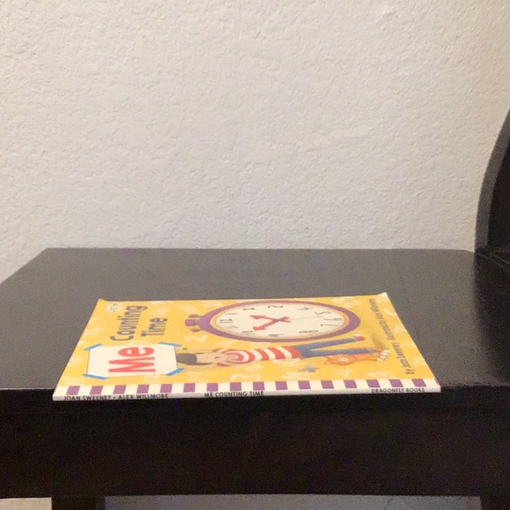Me Books - Picture 5 of 15